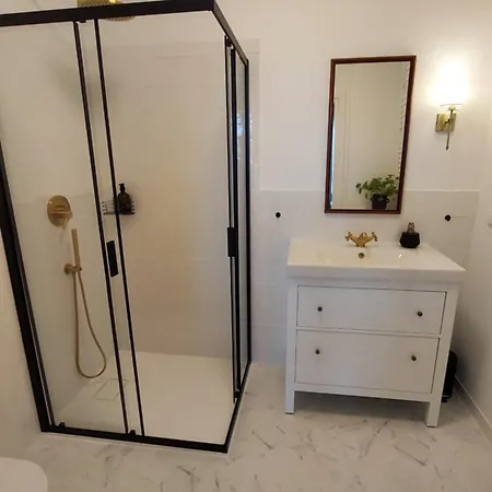 アパート Family Portova